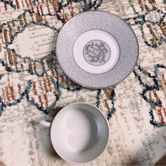 hermes tea cup and saucer set - Picture 4 of 5